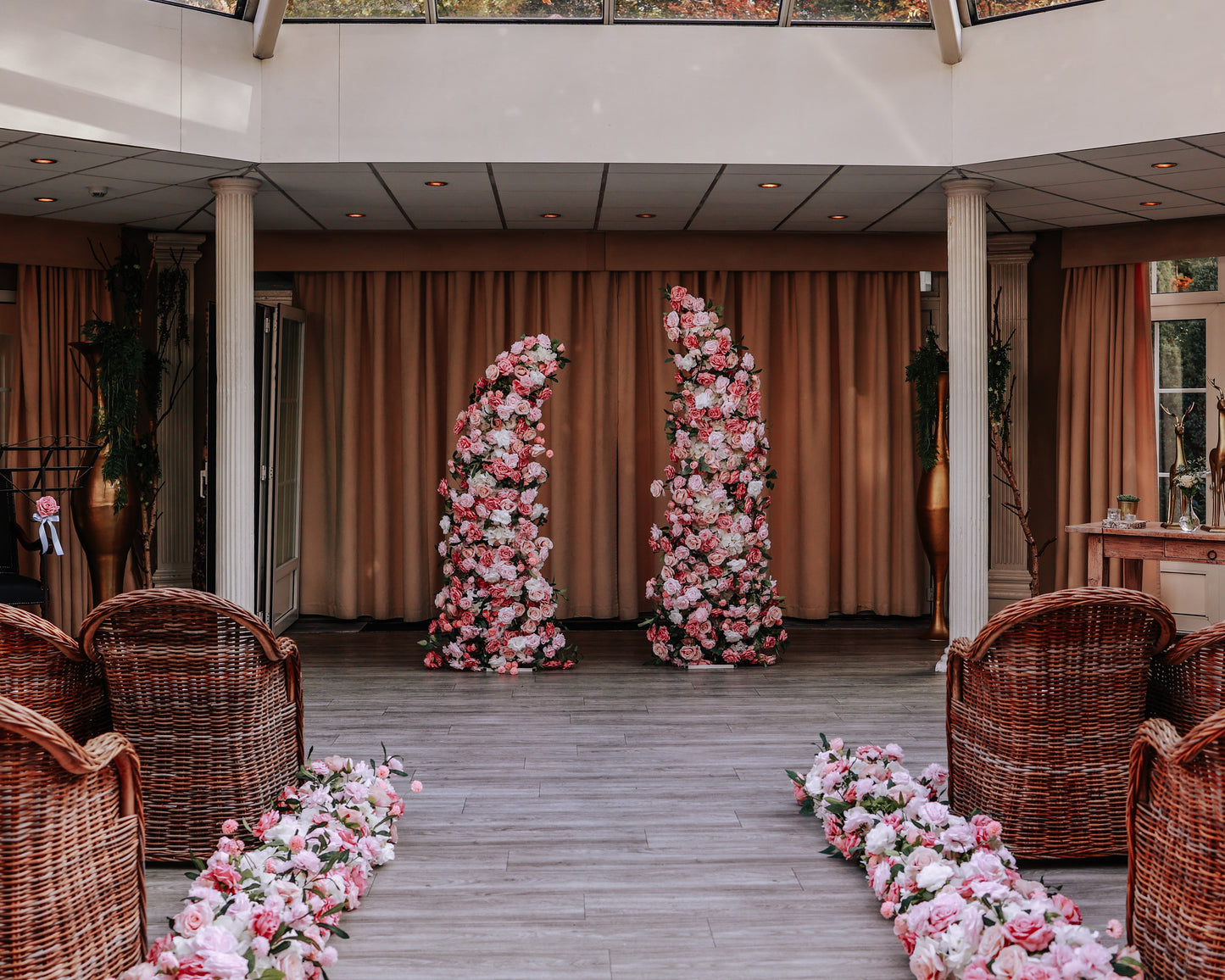 Bruiloftstyling ceremonie bloemen te huur